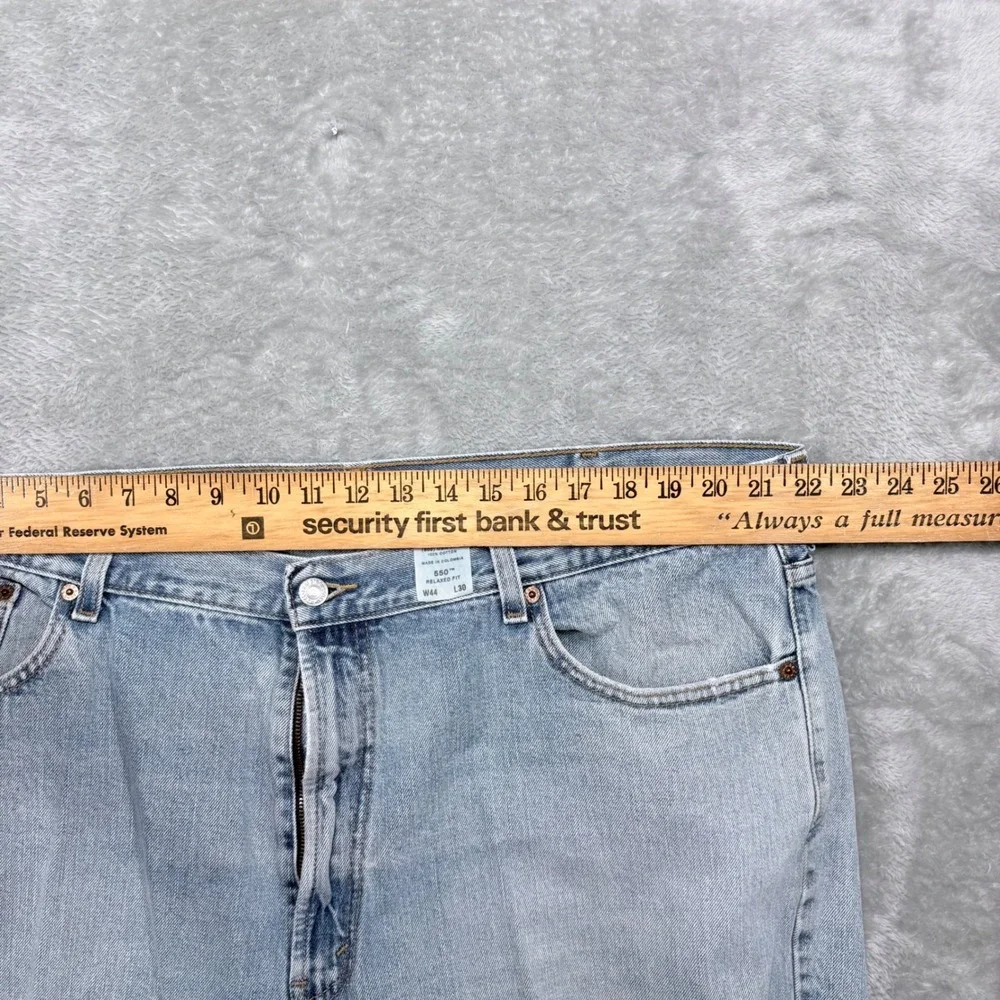 Y2K Levis 550 Relaxed Fit Jeans Mens 44x30 Light Wash Blue Denim Tapered Leg